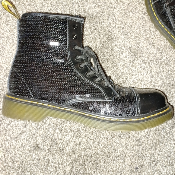 Dr Martin boots - Picture 4 of 4